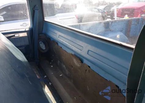 1987 Chevrolet R10 из США, поврежденный, VIN 1GCDR14K5HS176549